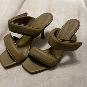 Gia Borghini Tan Women's Heels